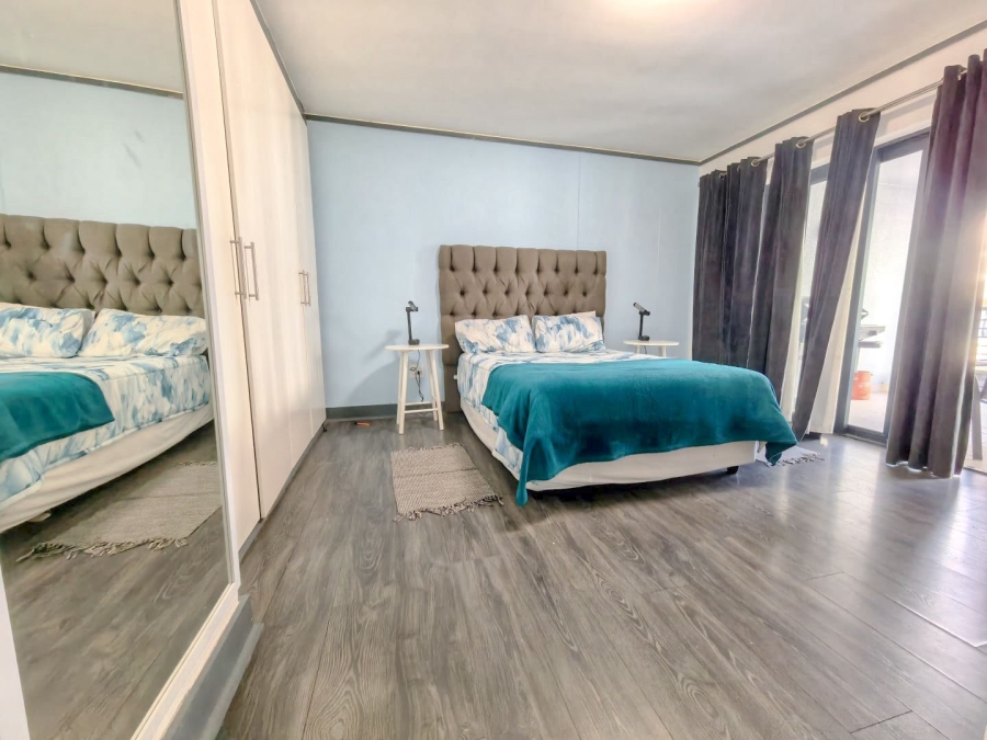 1 Bedroom Property for Sale in Three Anchor Bay Western Cape
